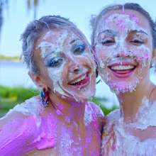messyhot: Chikkin and Ari Cake by the Lake (not the Ocean)