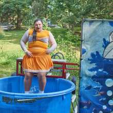 JD and Messy Andi: Another Cheerleader Dunking!