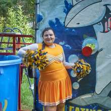 JD and Messy Andi: Another Cheerleader Dunking!