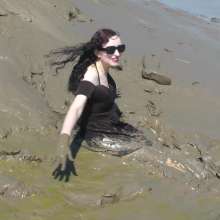 DungeonMasterOne: Honeysuckle's Party Dress Mudbath