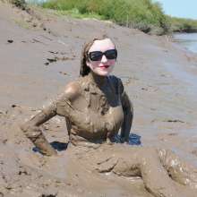 DungeonMasterOne: Honeysuckle's Party Dress Mudbath