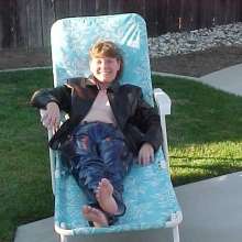 Kiminwetjeans: Share my hot tub and maybe some wrestling dry or wet?