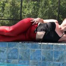 WetlookFashion: Mandi Trains for Swimming Competition