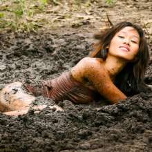dlodoski: Jane's Sexy Wallow in Peat--Photos