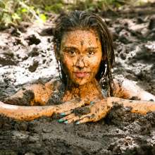 dlodoski: Jane's Sexy Wallow in Peat--Photos