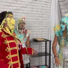 Messygirl: The Great Race Pie Fight