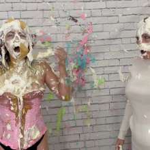 Messygirl: The Great Race Pie Fight