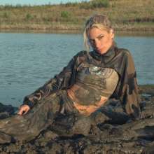 RSSRuinStreetStyle: Free 10min Video: Muddy Training Military Girl in Camouflage Tracksuit
