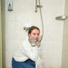 wet.look.me: Wetlook girl in shower gets wet in knitted sweater and jeans | Wetlook.biz