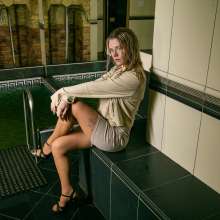 wet.look.me: Wetlook girl in dress and suede jacket gets wet | Wetlook.biz
