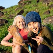 dougiezerts: Barefoot Sue's Muddy Foot!