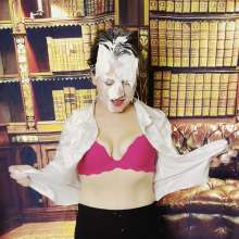 Brattyshortcakes: Boss Bratty Pies and Glaze on Face Bonus