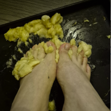HusbandOffFeetchest3r: 20 Cans of Foam, 400L of Clay, and Messy Feet Fun!