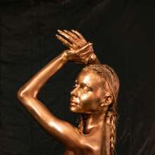 Your Wet Cat: Golden Goddess Unveiling the Sensual Art of Body Painting