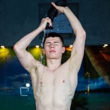 WetlookerUpdates: Wet guys on Wetlooker!