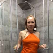 007buddy: Beth in Red Silk Dress