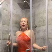 007buddy: Beth in Red Silk Dress