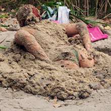 QS4Ever: Luna Lee in Beach Sand Trap