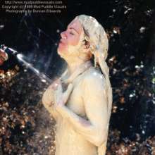 dlodoski: Janice Woods Comes Clean #1--Photos