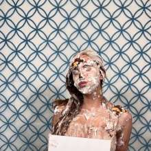 Slimed Models: Nia Gets Pied
