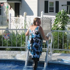 JD and Messy Andi: Would you show up to a LiveDunkTank.com online dunking on a Sunday?