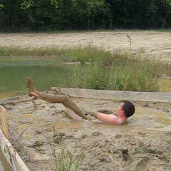 RyuuWammer: Video: Its a Muddy Life for Me