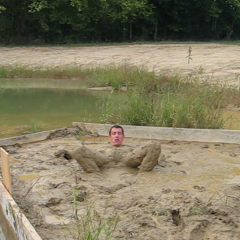 RyuuWammer: Video: Its a Muddy Life for Me
