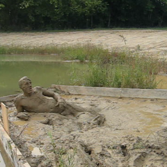 RyuuWammer: Video: Its a Muddy Life for Me