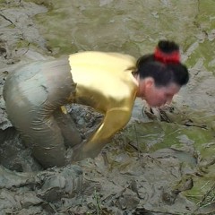 FOXY: Jump in mud ... New video