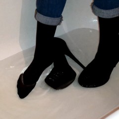 wetlookgirlsvideo.com: Angela in wet jeans, shoes and Nylon stockings