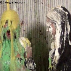 Anglefan.com: Kellie gets messy with her new friend.