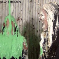 Anglefan.com: Kellie gets messy with her new friend.