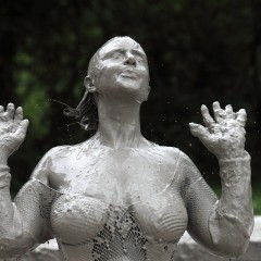 FOXY: Nice curves mud covered