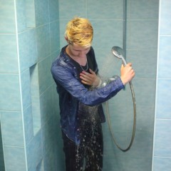 wetlookercom: 2 wet guys with video and 3 last days of 40% Sale