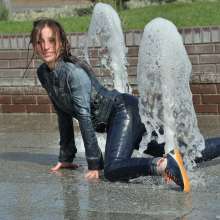 ufa217: Elena examines the second fountain in her city).