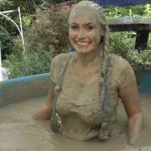 GungeTankBabes: Tits, Clay and Dunk Tanks with Sophia