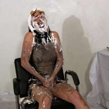 Messygirl: Pied while Hypnotized