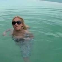 : Leony's Vacation Wetlook Play