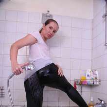 Peter22: Wet SC Rusa in leggings