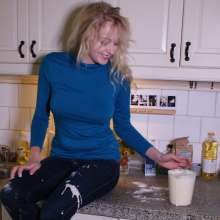 eileenvogel: Eileen getting very very.. very messy