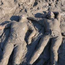 DungeonMasterOne: Download: Rosemary and Maria, pristine white jeans in the mud!