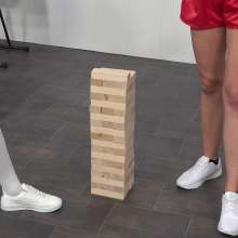 MostWam: Lisa Vs Amber Mini Gungetank Games with Pies