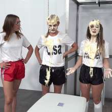 MostWam: Lisa Vs Amber Mini Gungetank Games with Pies
