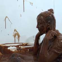 MostWam: Charlotte And Chloe Testing The Chocolate Bath
