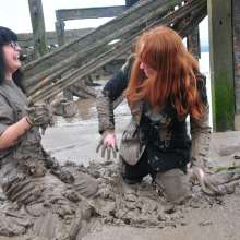 DungeonMasterOne: Businesswomen Daphne and Daisy go wild in the Severn mud!