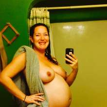 MyPieRogative: Naked wet preggo update!