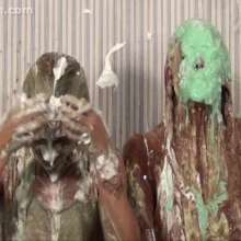 Anglefan.com: Insanely messy slime video