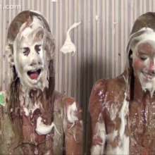 Anglefan.com: Insanely messy slime video
