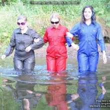 DungeonMasterOne: Langstonedale: The Christmas Release: Three girls in the river!