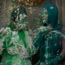 LiquidX: Apartment 19: Lisa and Louise Get Messy
